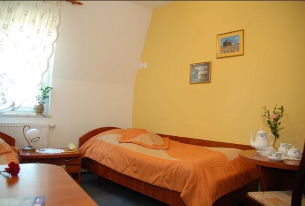 Hotel Restauracja Kaukaska Jadwiga Choroszy Wolsztyn Szoba fotó