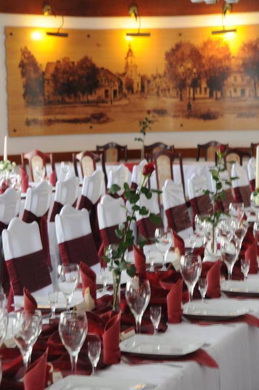 Hotel Restauracja Kaukaska Jadwiga Choroszy Wolsztyn Kültér fotó