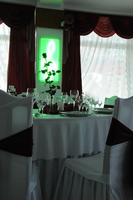 Hotel Restauracja Kaukaska Jadwiga Choroszy Wolsztyn Kültér fotó