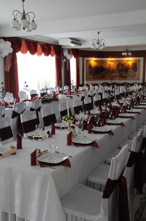Hotel Restauracja Kaukaska Jadwiga Choroszy Wolsztyn Kültér fotó