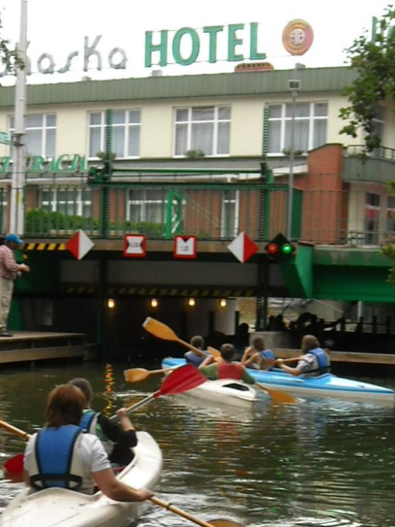 Hotel Restauracja Kaukaska Jadwiga Choroszy Wolsztyn Kültér fotó