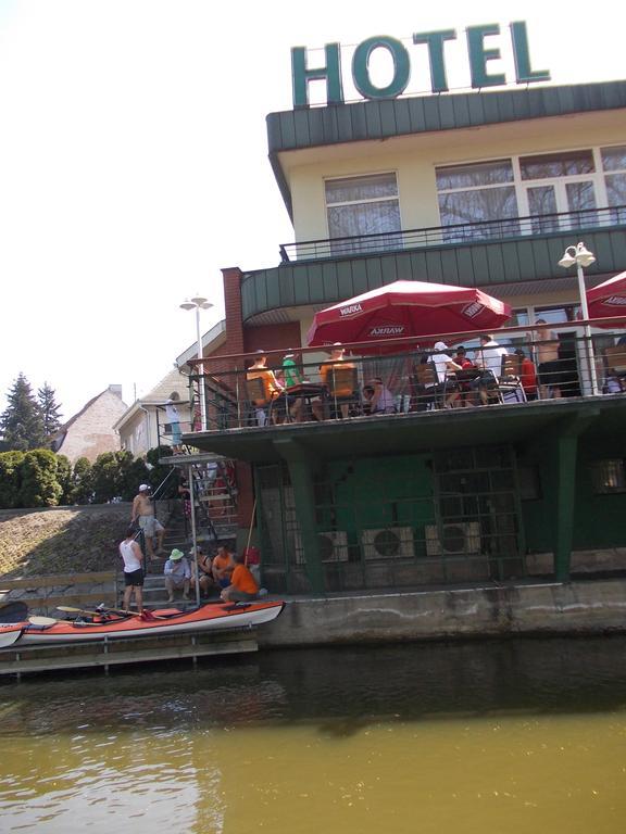 Hotel Restauracja Kaukaska Jadwiga Choroszy Wolsztyn Kültér fotó
