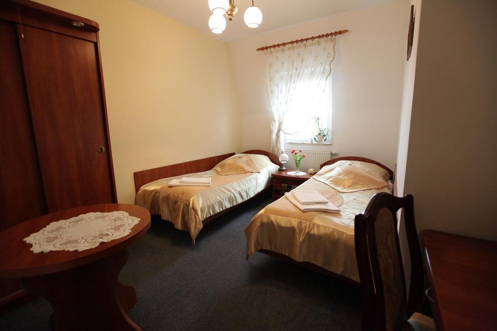 Hotel Restauracja Kaukaska Jadwiga Choroszy Wolsztyn Szoba fotó
