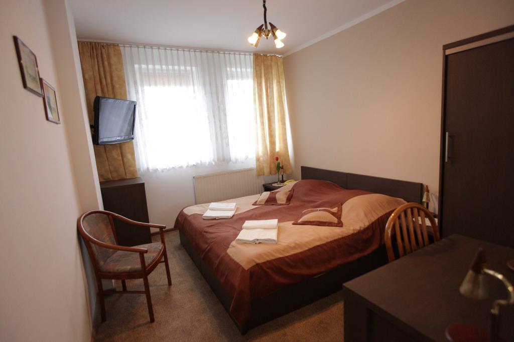 Hotel Restauracja Kaukaska Jadwiga Choroszy Wolsztyn Szoba fotó