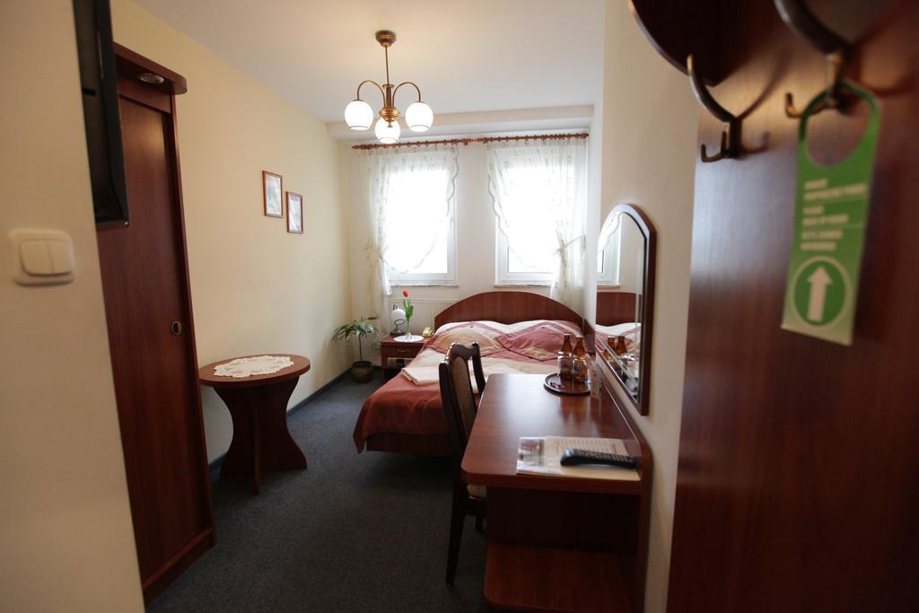 Hotel Restauracja Kaukaska Jadwiga Choroszy Wolsztyn Szoba fotó